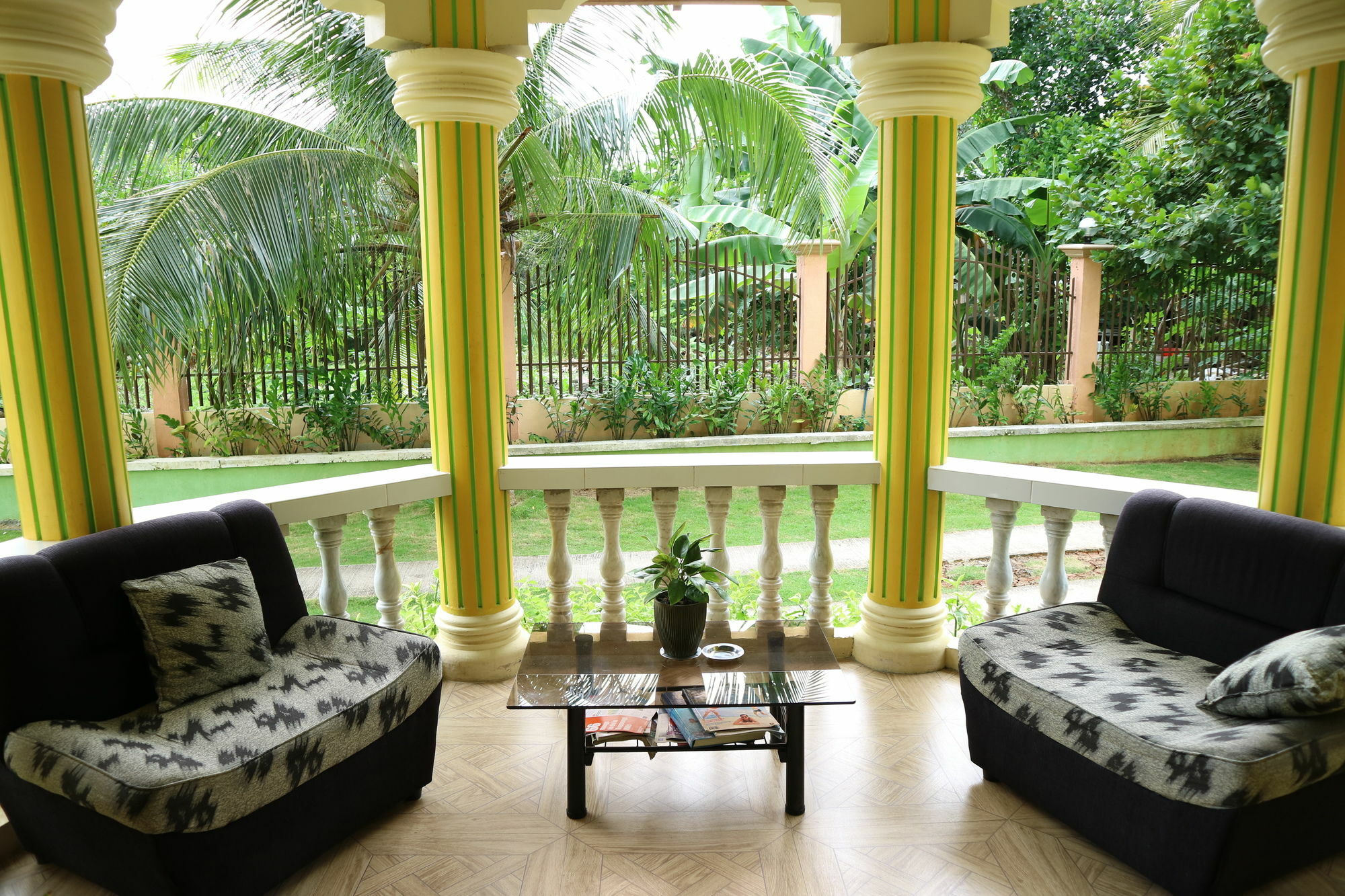 Oyo 422 Villa Emilia Pension House Panglao Island Exterior photo