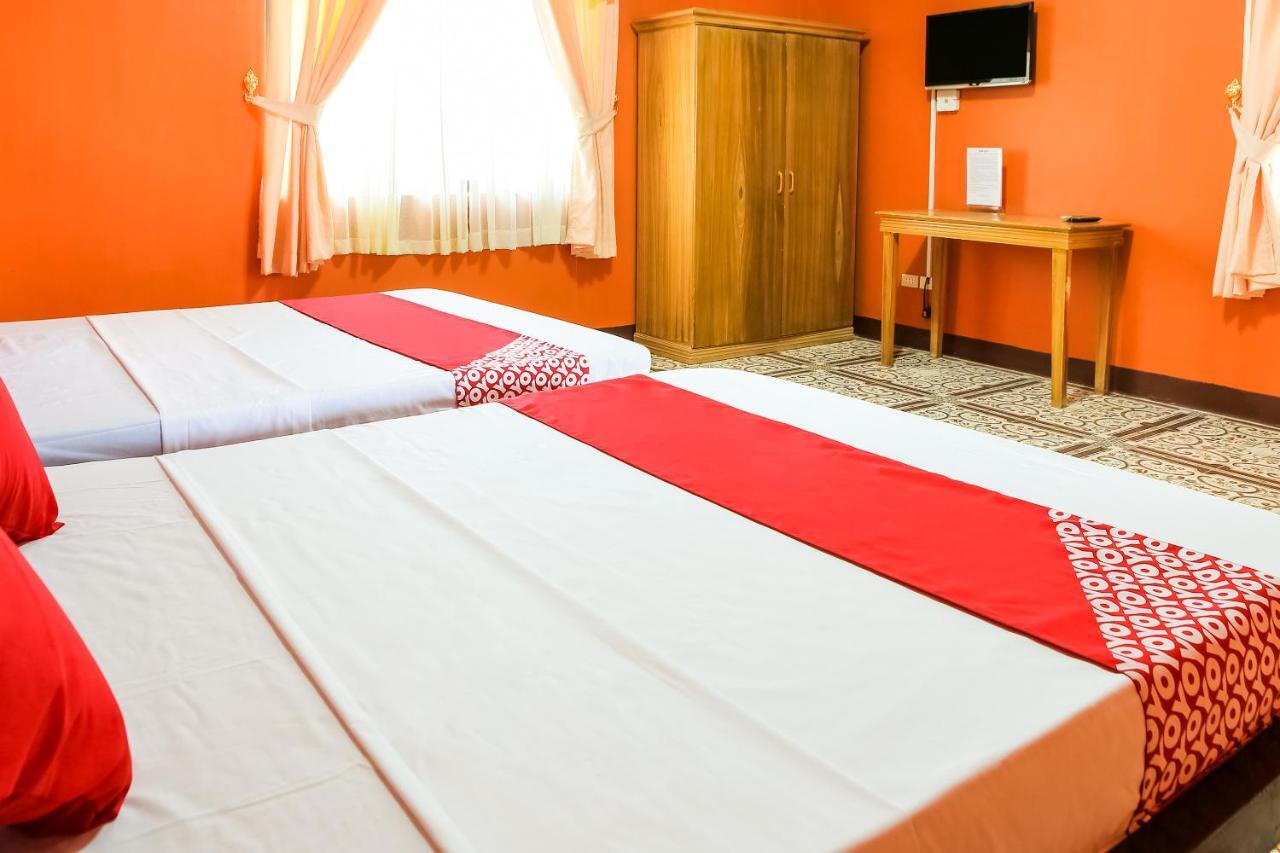 Oyo 422 Villa Emilia Pension House Panglao Island Exterior photo